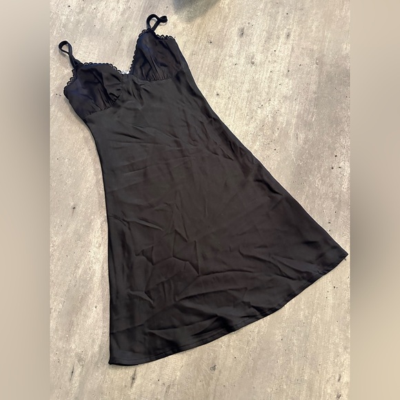 PRINCESS POLLY ROMAN MINI DRESS BLACK SIZE 0 - Picture 4 of 9